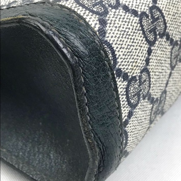 SOLD 🔴 🌟 Authentic Gucci pouch - Picture 4 of 9